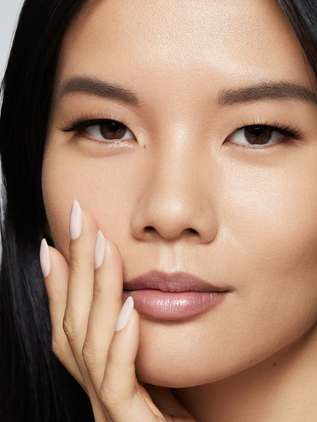 SHE'S EFFORTLESS - Image 3